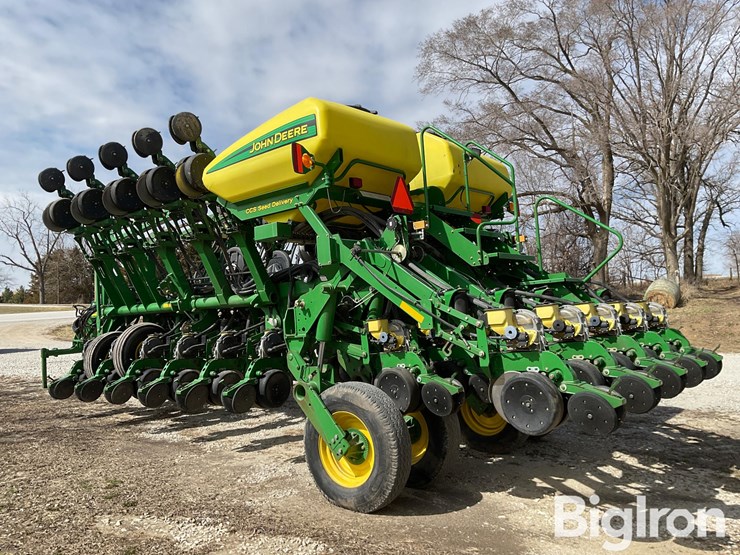 2010-john-deere-1790-image-7