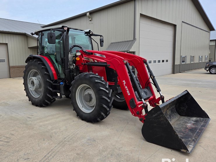 2022-massey-ferguson-6713-image-3