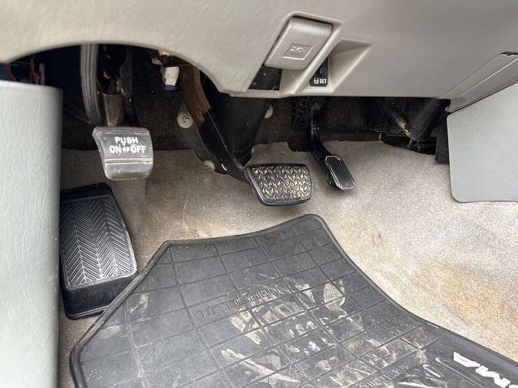 2006-toyota-tacoma-image-38