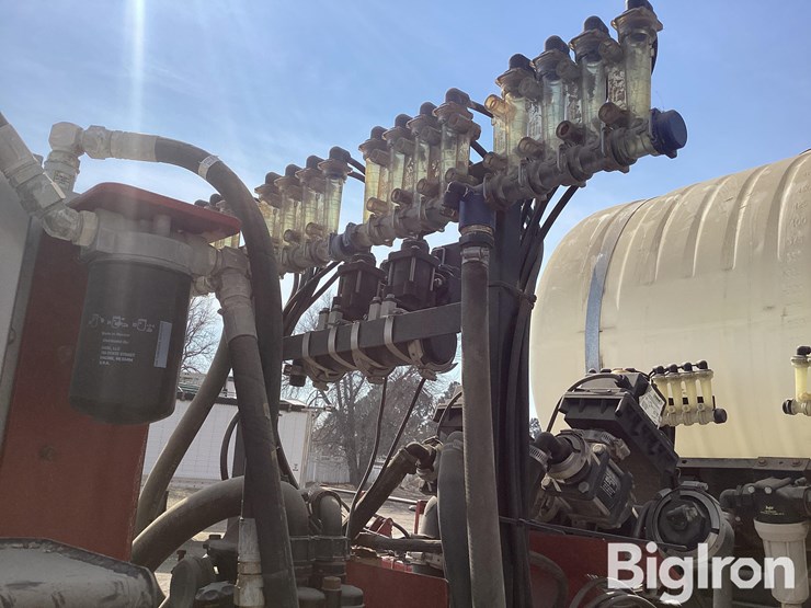 2014-case-ih-1250-image-11