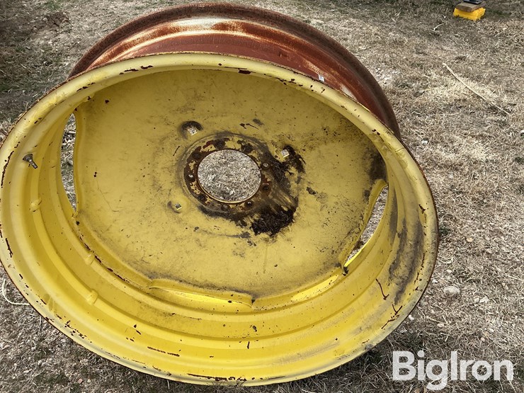 john-deere-3010-image-9