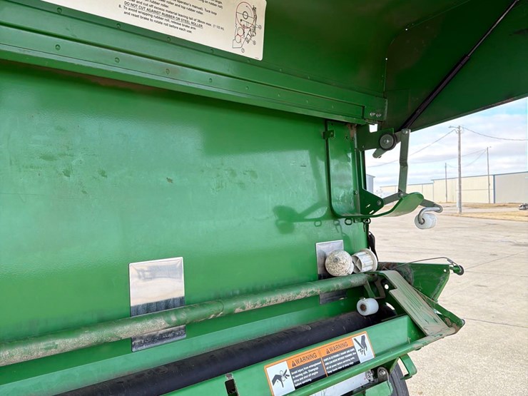 john-deere-568-image-34