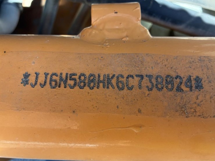 2015-case-586h-image-25