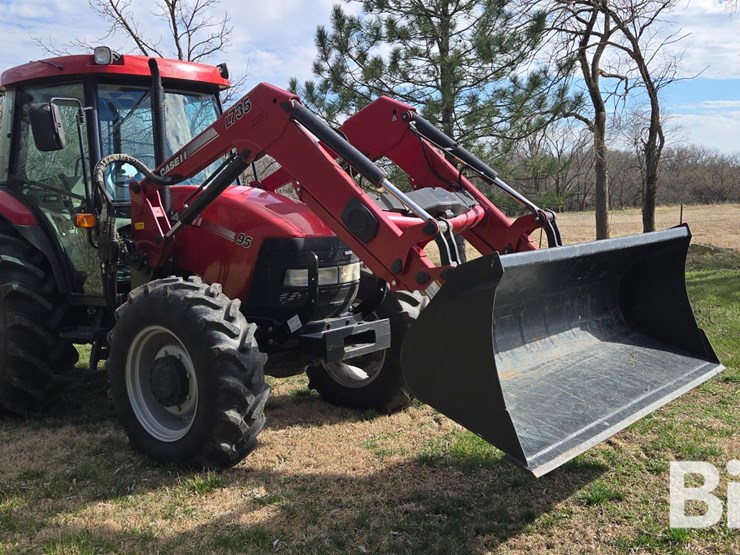2012-case-ih-farmall-95-image-3
