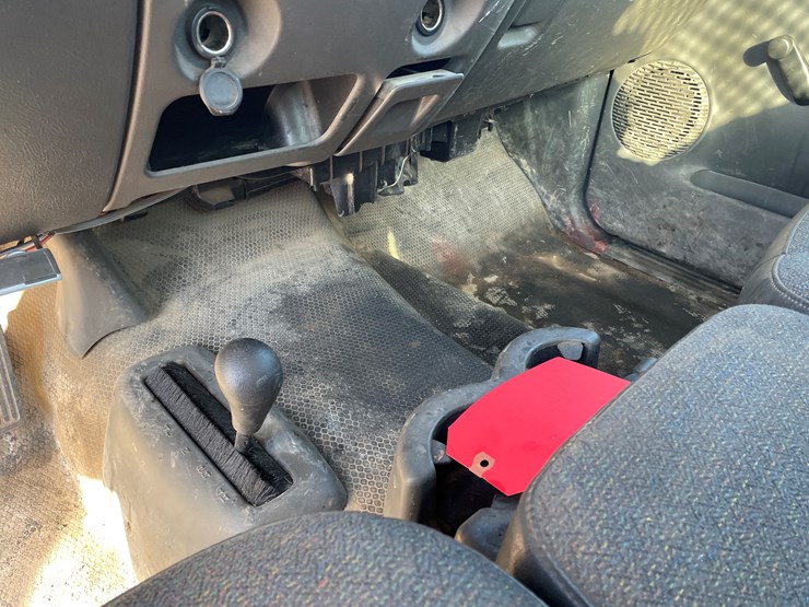 2005-chevrolet-3500-image-39