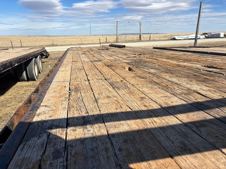 2010-pj-flatbed-image-1