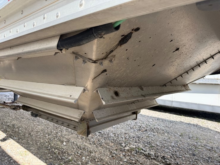 2022-wilson-hopper-bottom-image-18