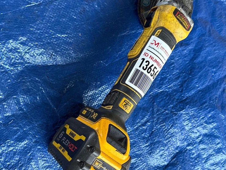 dewalt-battery-powered-grinder-image-2