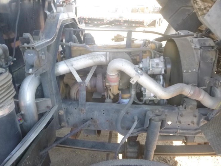 2002-gmc-t6500-image-15