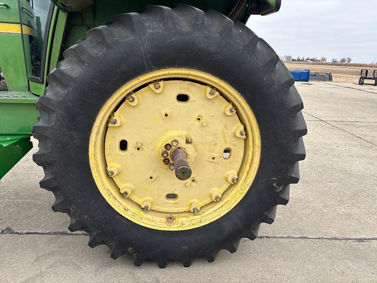 john-deere-4030-image-5