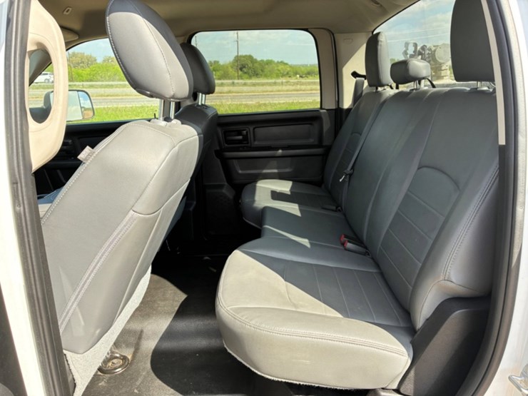 2018-dodge-2500-image-8