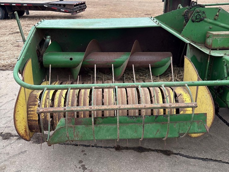 john-deere-24t-image-10