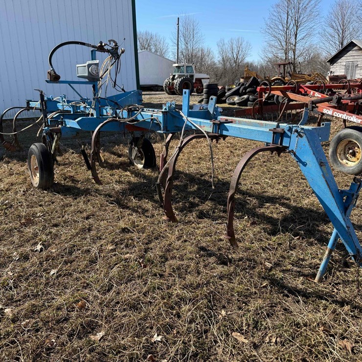 NH3 9 Shank Tool Bar