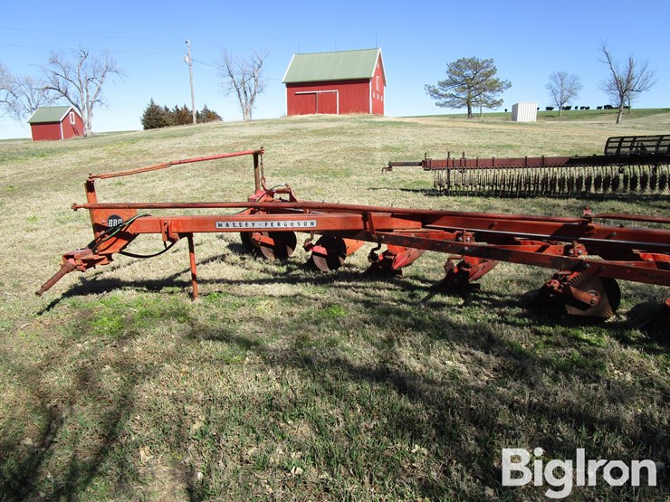 massey-ferguson-880-image-9