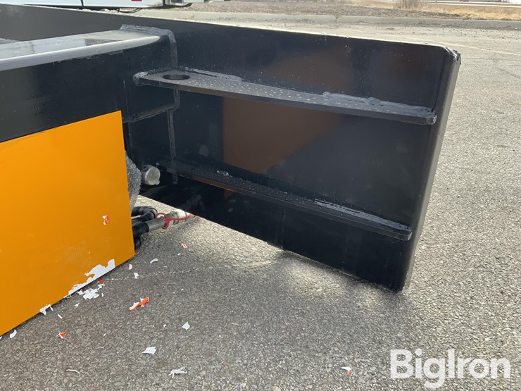 2025-massey-ferguson-730-image-14