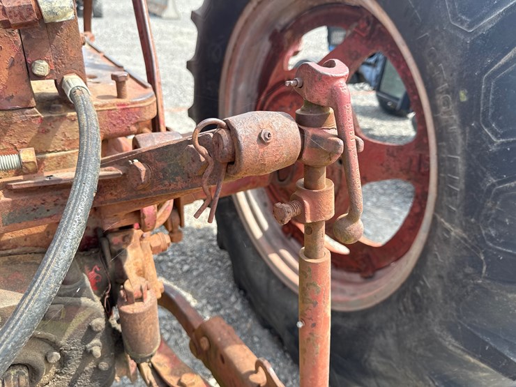 #75-•-mccormick-farmall-450-tractor-933-inv#-42875-image-10