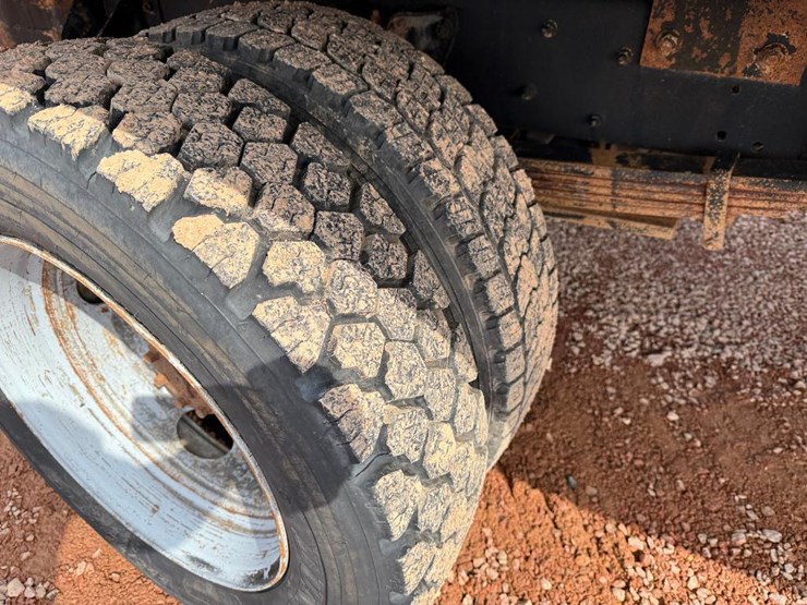 #205-•-lot-205-image-11