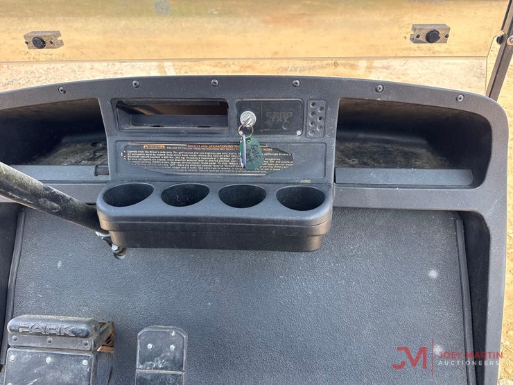 ez-go4-seater-gas-powered-golf-cart-image-15