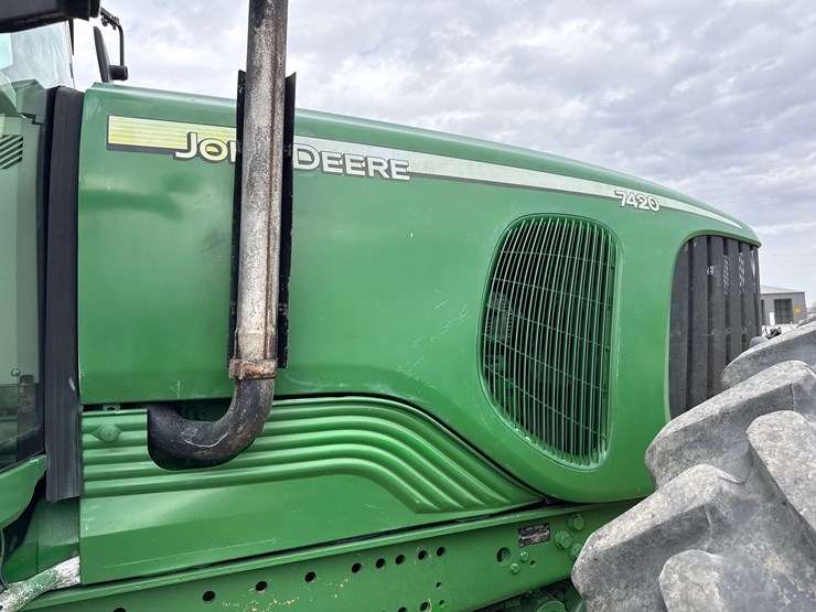 john-deere-7420-image-24