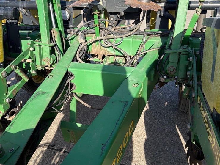 john-deere-7200-image-33