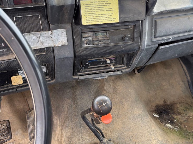 1990-ford-f700-image-39