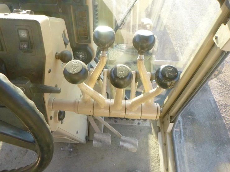 2006-caterpillar-143h-image-26