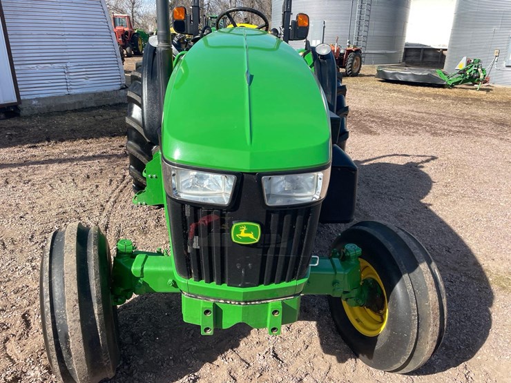 2017-john-deere-5085m-image-10