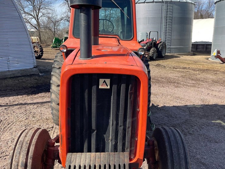 allis-chalmers-7040-2wd-tractor-image-10
