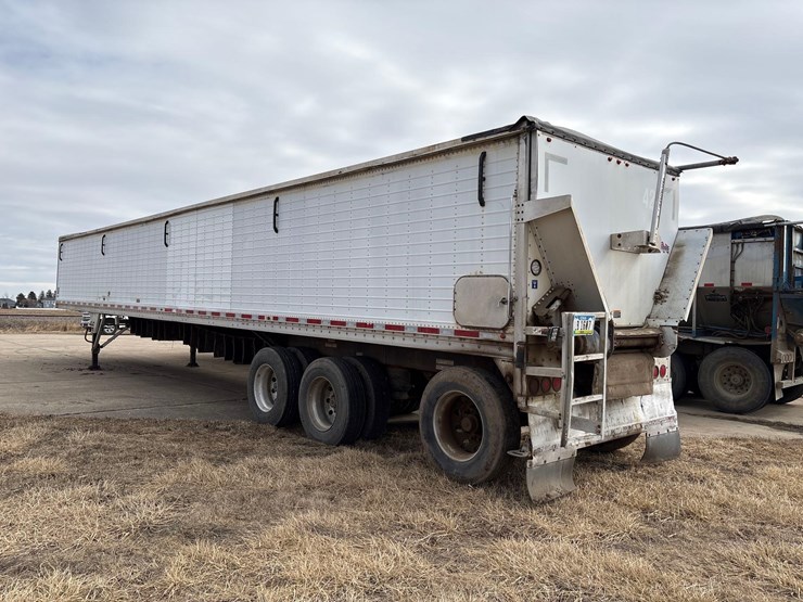2014-wilson-grain-trailer-image-2