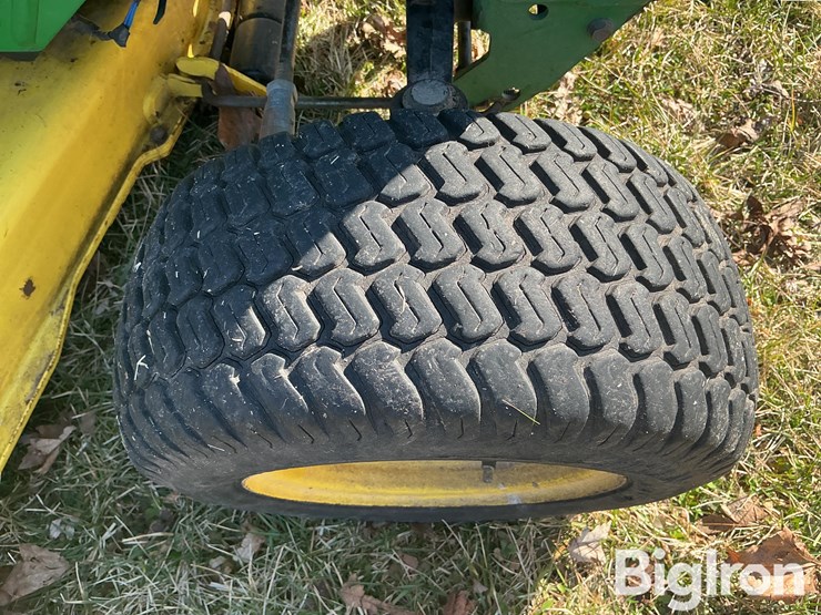 john-deere-345-image-17