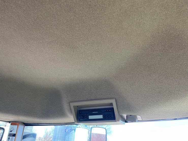 2004-john-deere-8120-image-39