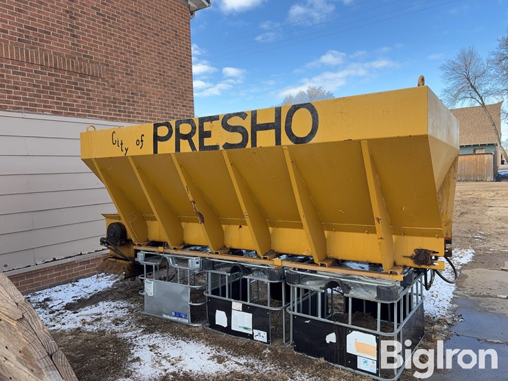 monroe-south-dakota-v-box-spreader/sander-image-4