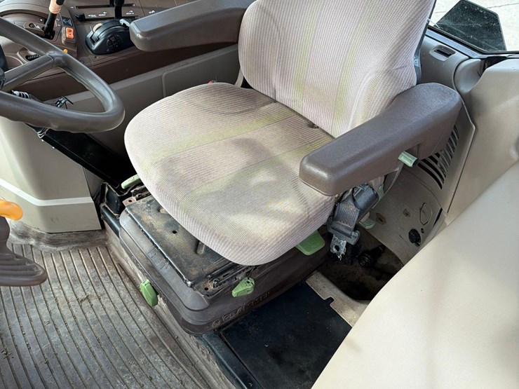 john-deere-7420-image-30