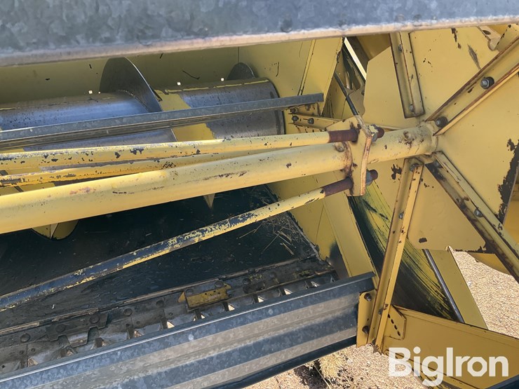 1982-new-holland-tr85-image-17