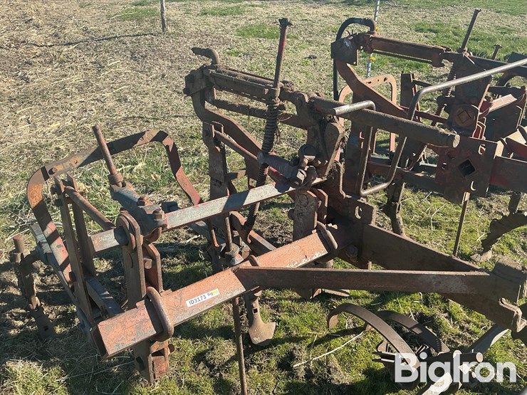 34-261-front-mount-field-cultivator-image-17