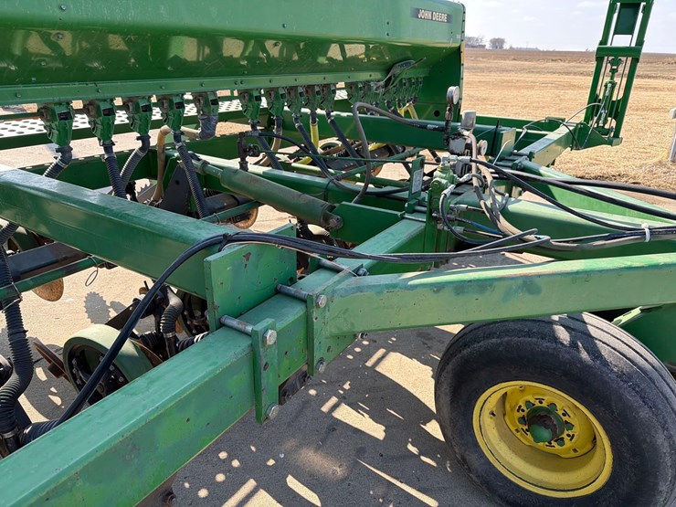 john-deere-750-image-15