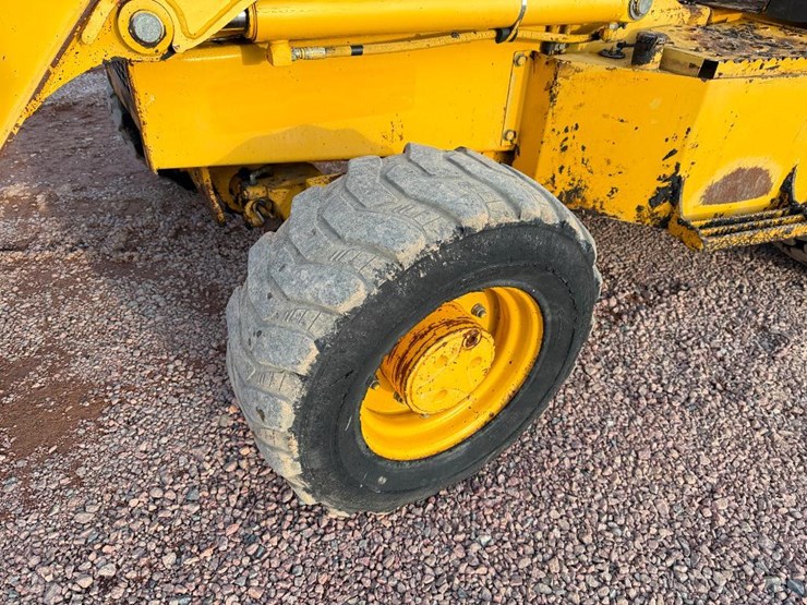 deere-210le-image-12