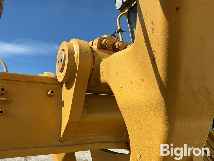 2004-caterpillar-140h-image-15