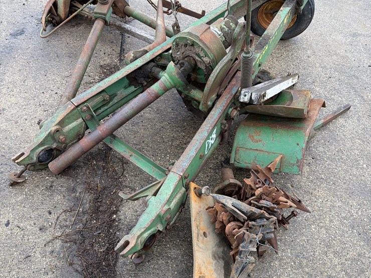 john-deere-8-image-12