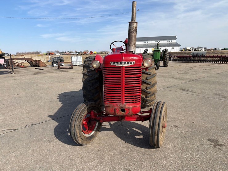 farmall-mccormick-w-6-standard-tractor-image-2