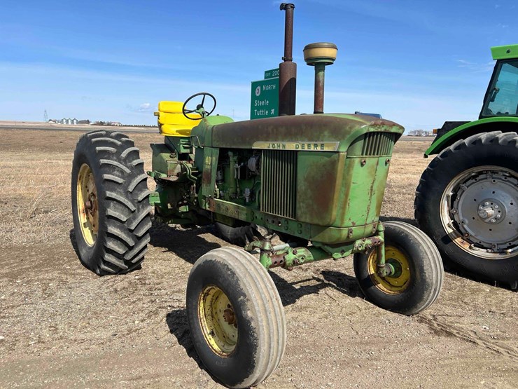 john-deere-4010-image-3