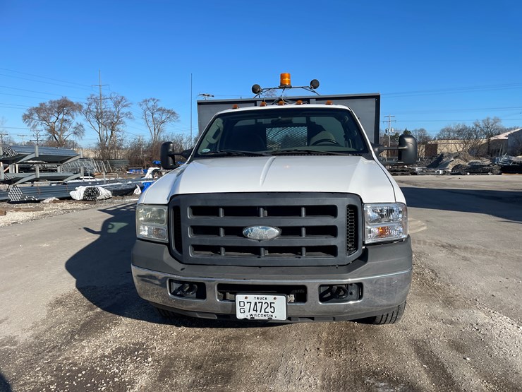 2007-ford-f350-xl-image-2