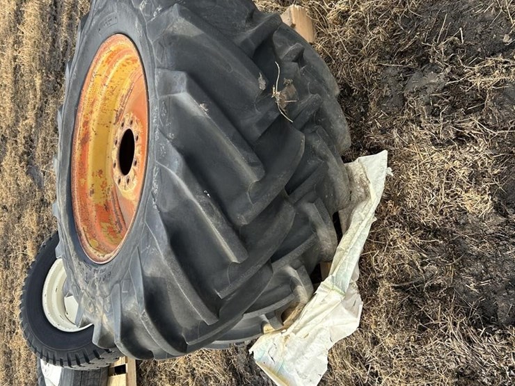 tractor-rims-and-tires-image-3