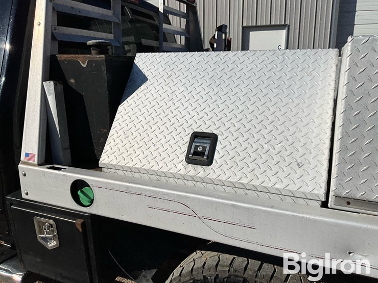 2015-chevrolet-silverado-2500hd-image-12