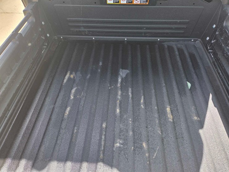 2024-john-deere-gator-image-6