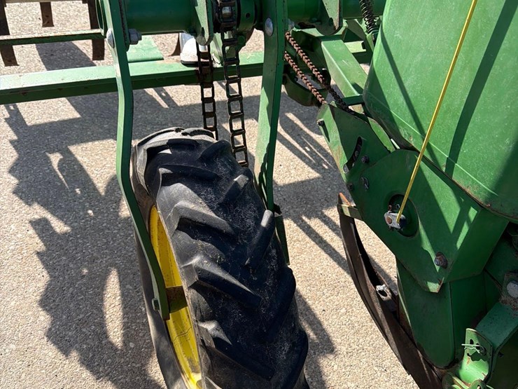 john-deere-1240-image-28