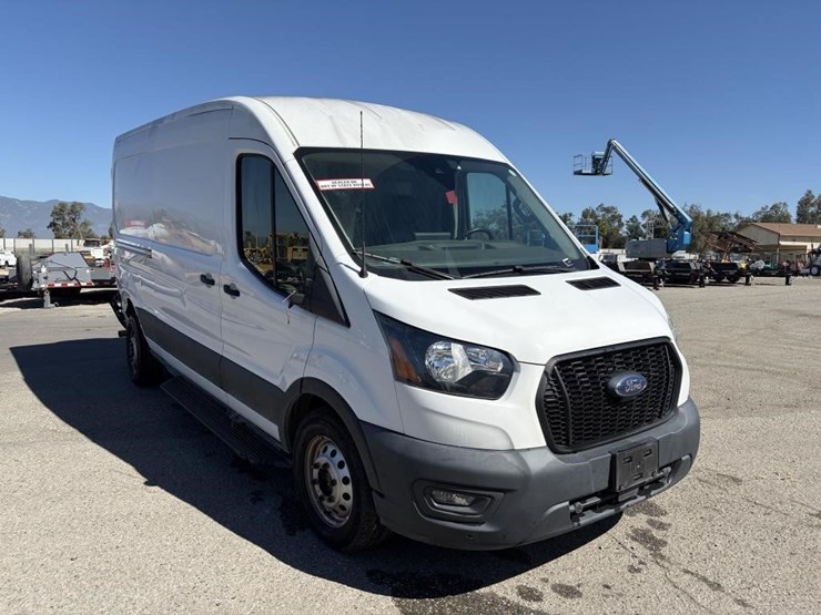 2022-ford-transit-image-2