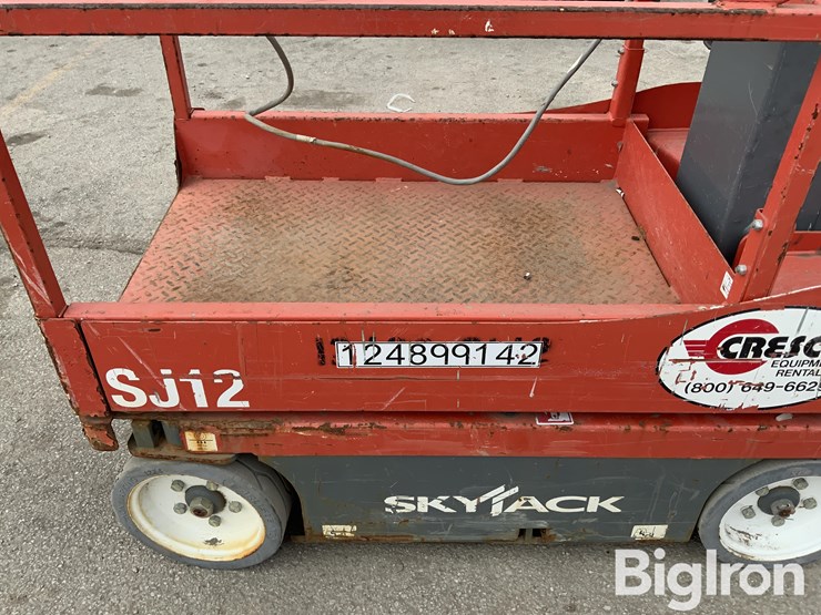 2017-skyjack-sj12-image-12
