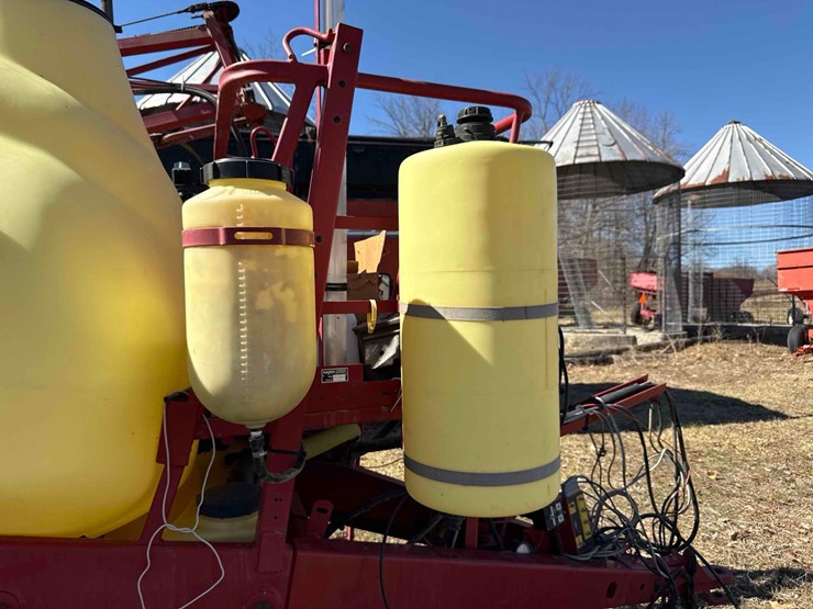 hardi-1000-gal-pull-type-sprayer-image-21