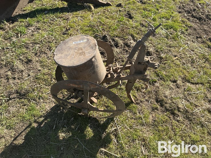 1-row-planter-image-8